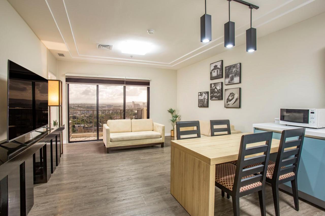 טומון The Bayview Hotel Guam מראה חיצוני תמונה