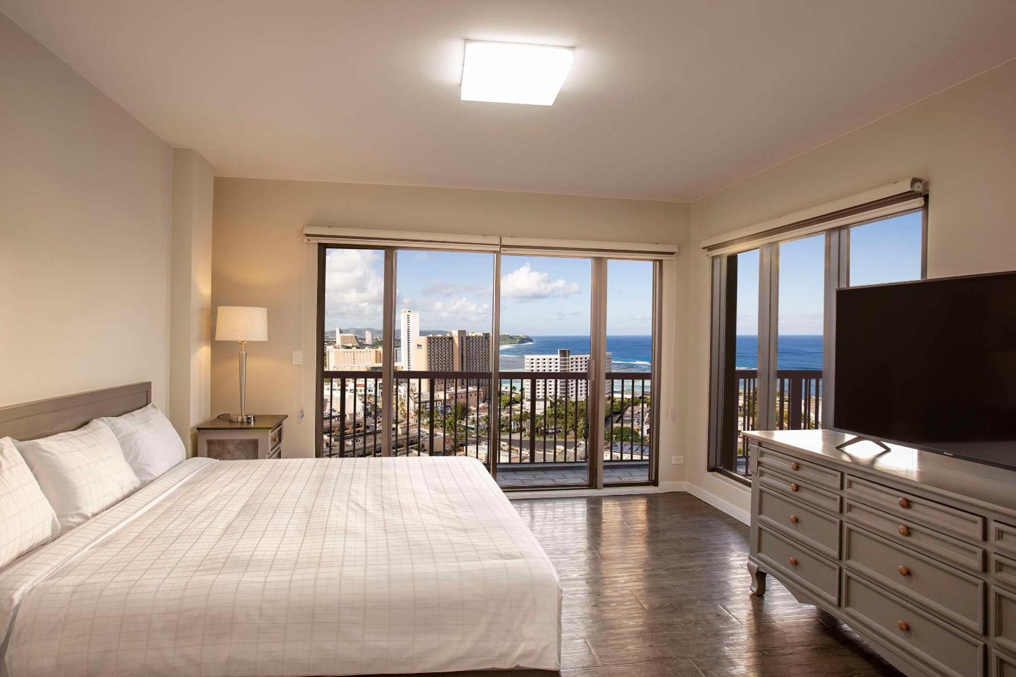 טומון The Bayview Hotel Guam מראה חיצוני תמונה