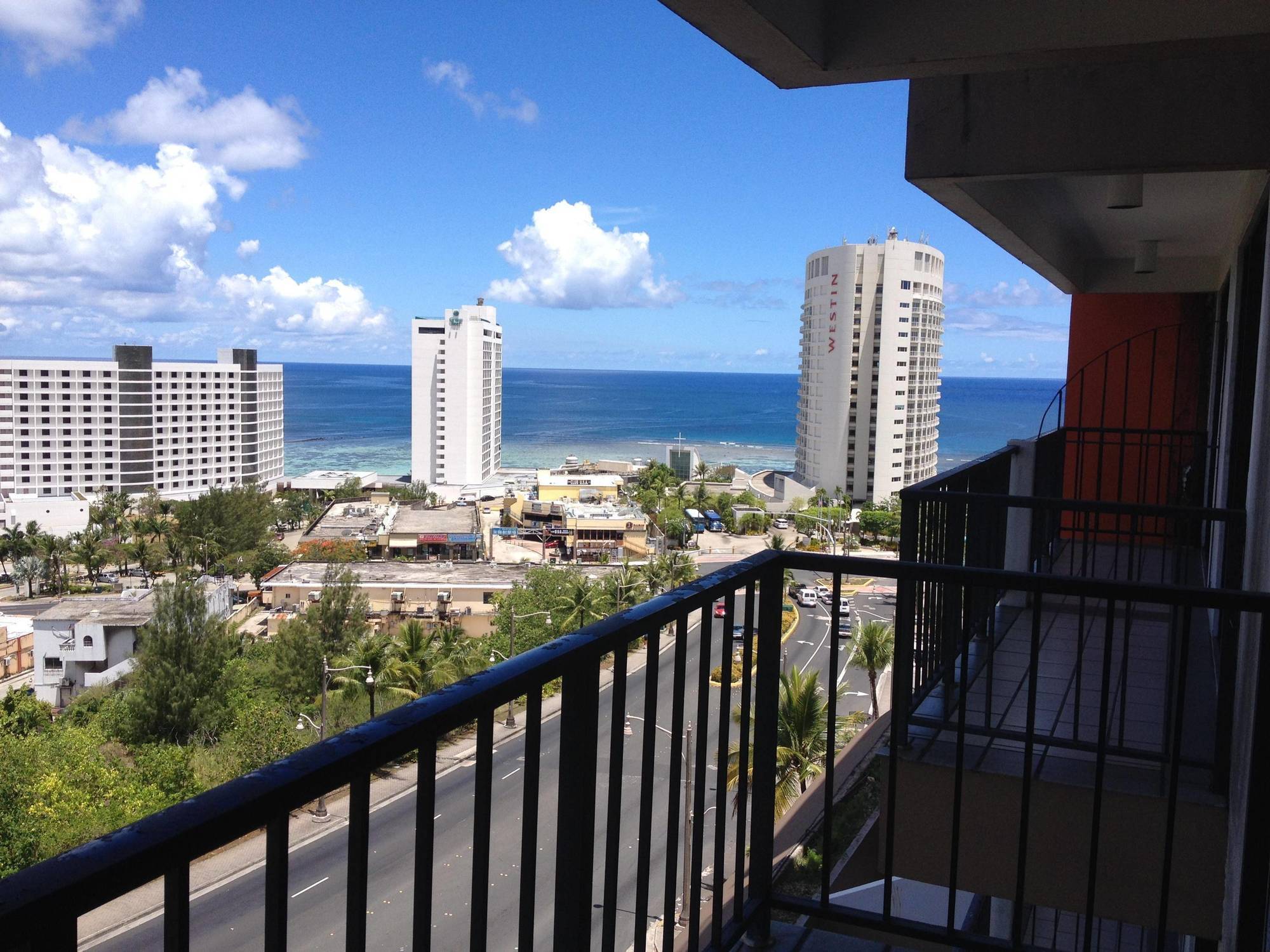 טומון The Bayview Hotel Guam מראה חיצוני תמונה